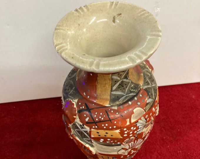 Antique Japanese Satsuma Vase 19th Century Moriage Meiji period