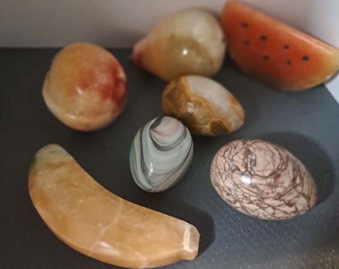 Vintage Italian Alabaster Stone Fruits, 7 Pieces Set.