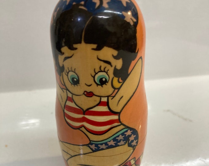 4 American, Chinese and  Rusian  Nesting  Doll Houses