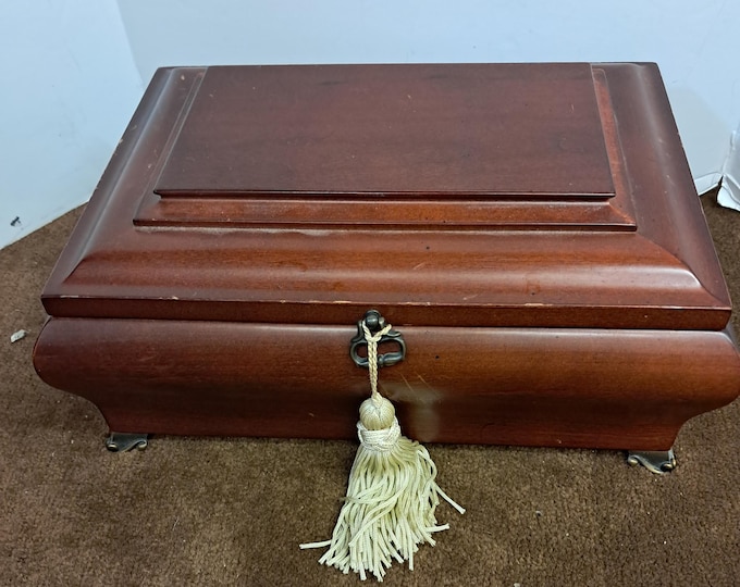 Bombay Company Music Jewelry Box .Mahagony Wood