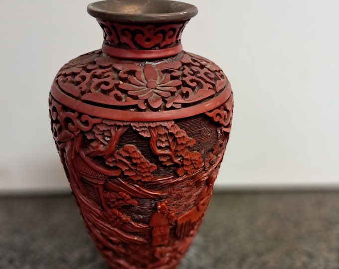 Antique Red Chinese Cinnabar Relief Lacquer Gourd Shaped Vase .Replica