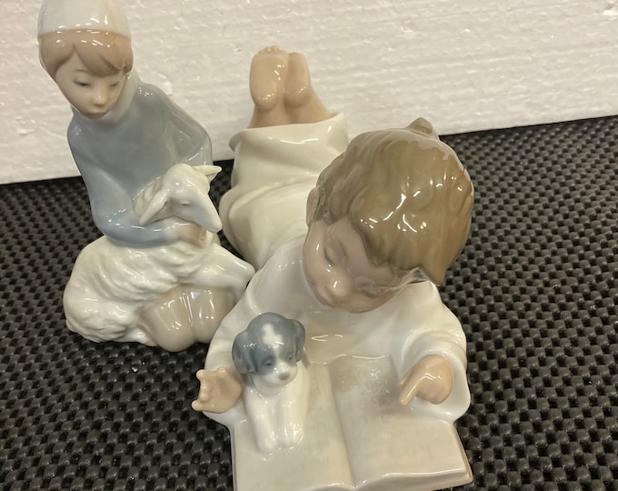 Set of  Porcelain Figurines. LLARDO & NAO