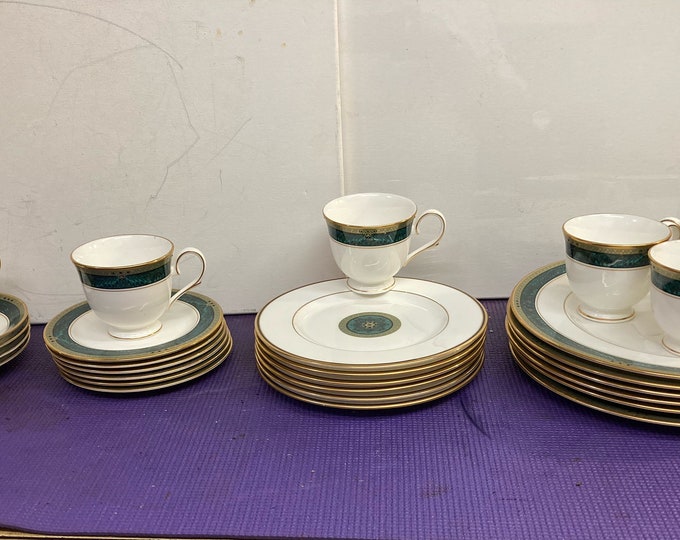 Classic Edition Fine Bone China  Set For Six by Lenox