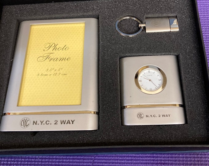 Gift Set, Keychain, Quartz Clock & Picture Frame, N.Y.C. 2 WAY