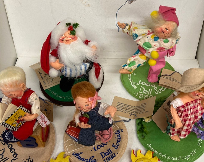 5 Annalee Dolls Society Logo kids