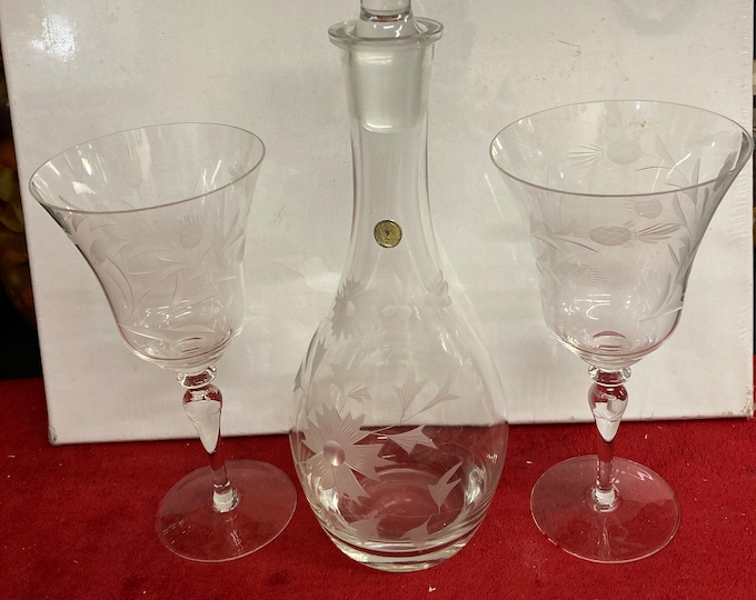 Handmade Etched  Glass Crystal Wine Decanter with 2 Wine Glasses,Romania