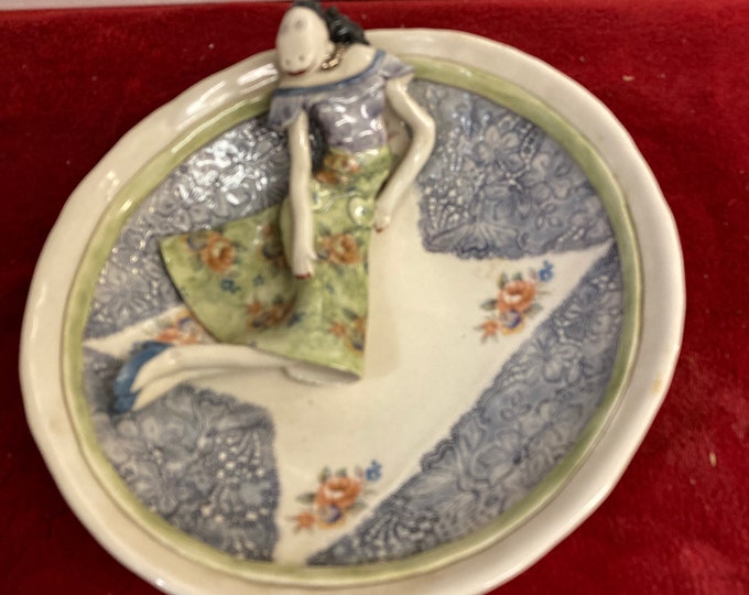 1977 Original SIGNED By Kingston, New York Artist Laura Wilensky Sculpture / 3-D Plate