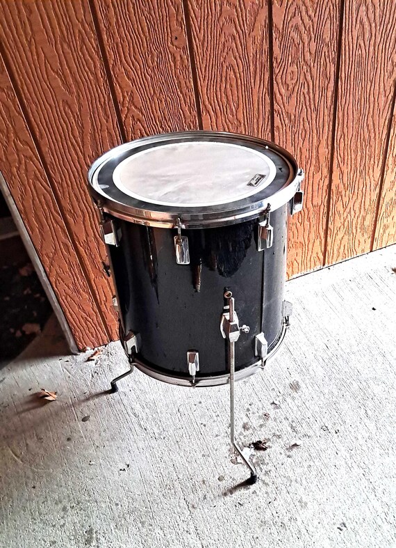 Pearl Tom Drum Kit from Maxwin With Adjustable Chrome Legs,