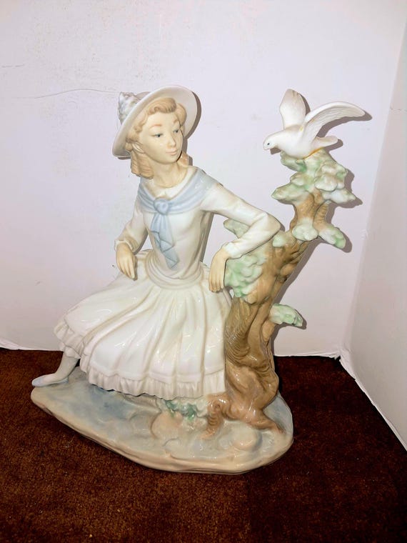 NAO ,LLADRO 'girl With Dove' Statue. - Etsy