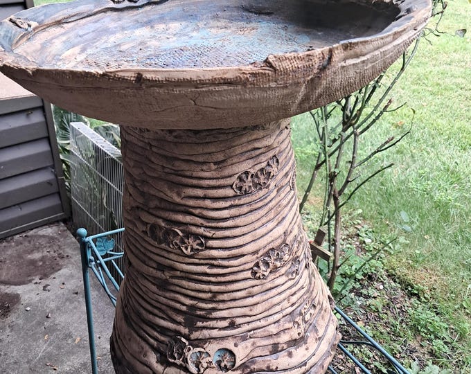 RARE LOIS ELDRIDGE Bird Bath With Matching Stand , Signed .16 in Wide Art Pottery.