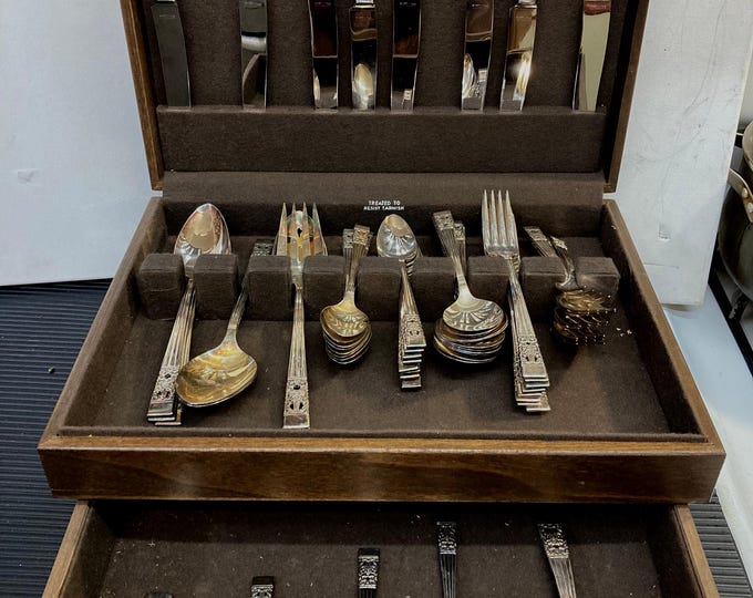 Oneida Coronation Silverware Set for 12: Art Deco 78-Piece Silver Plate Flatware