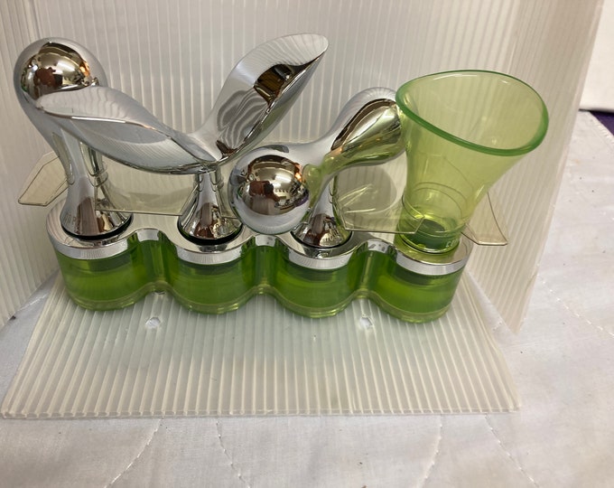 Karim Rashid Copco Green Bottle Stoppers Jigger Set - 5 Pieces