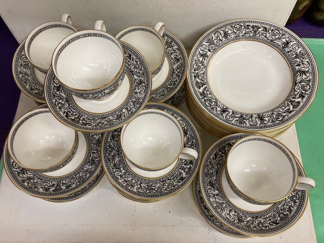 ☆ Bone China GOLD FLORENTINE W4219 プレート 5枚セット 平皿 直径22.8cm ウェッジウッド ゴールドフロレンティーン 食器 皿 札幌 北20条店 il_1080xN.3742599022_mhsx.jpg