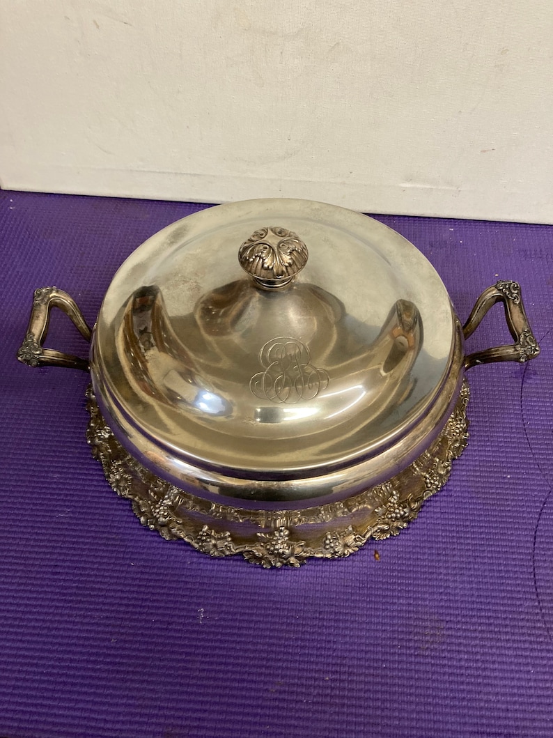 Reed & shops Barton Round Tray Taunton Mass Circa early 1900's Ornate Bowl