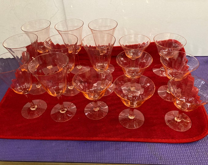 15 Vintage Cambridge Pink Decagon. 7 Champagne & 8 Wine Glasses