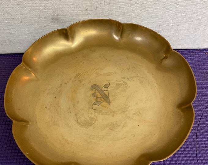 Dirigold Dirilyte 3 Footed  Scalloped Edge Brass Plate