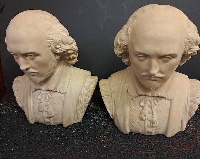 R.Monti  Sculpture  Reproduction of William Shakespeare  Sculpture  /Bookend
