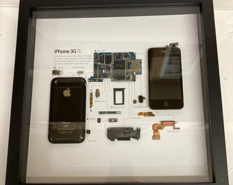 Old iPhones  3G s Turned into Works of Art
