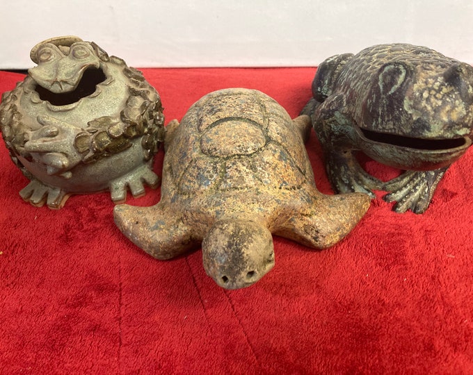 Garden Decorative  Figurines,Pappa Frog,Baby Frog and a  Turtle