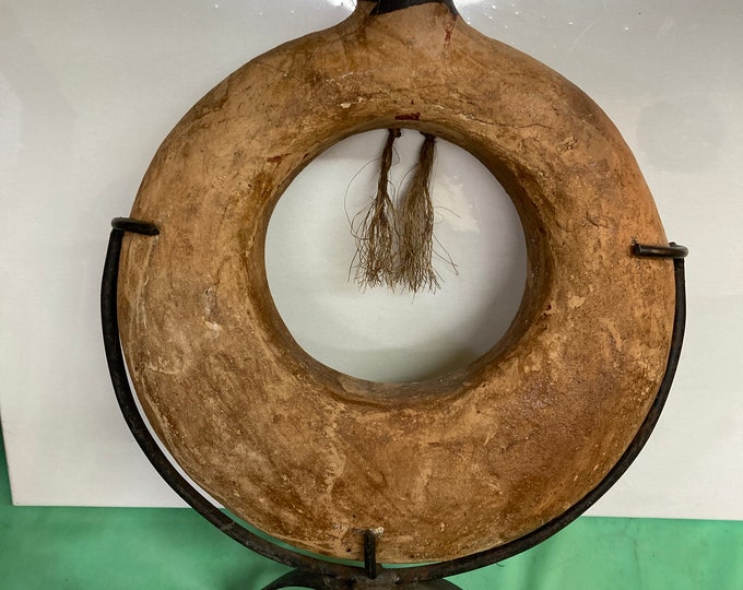 The  O  ring hand made   vase