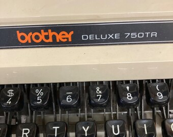 【レア物】ブラザー　タイプライター　DELUXE 660TR ドイツ語対応 maxresdefault.jpg