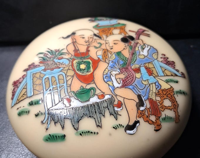 Chinese Famille Verte Seal Paste Box 3 3/4" Boy Play Banjo 50's Qing Style