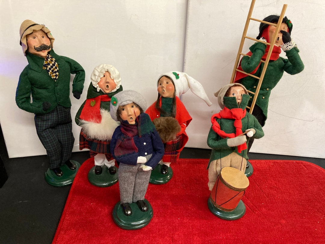 Vintage Byers Choice Christmas Carolers. 9 Different Models Are
