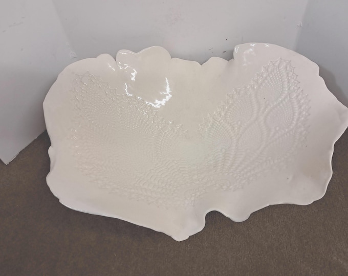 Vintage  White Cabbage Handmade  Leaf   Bowl