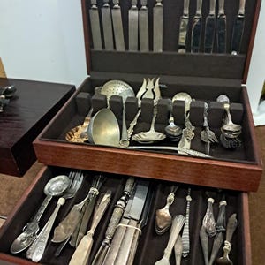 106 Pcs  of  Assorted  Vintage / Antique Silver Plate Flatware