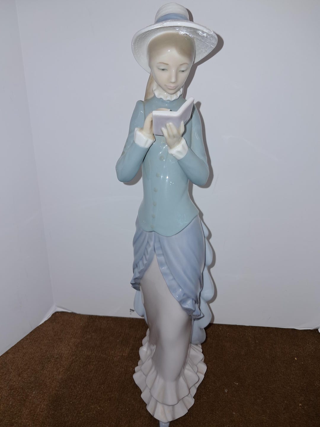 Lladro Figurine, Lady Reading Book, #5000, Retired - Etsy