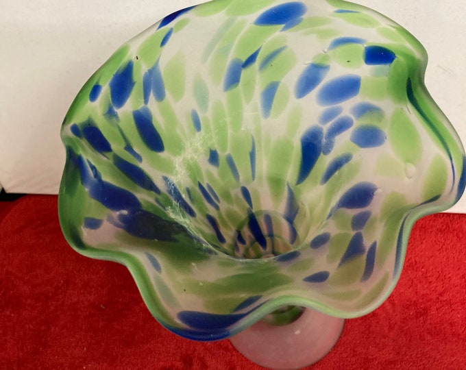 Vintage Carnival Green Ruffle Art Glass Vase