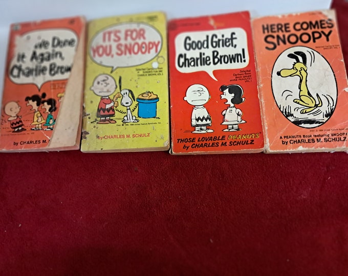 Vintage Peanuts Book Collection: Charlie Brown & Snoopy Decor