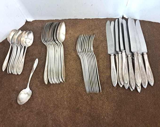 48 Pcs Adam Pattern Community Silver Plate Flatware .