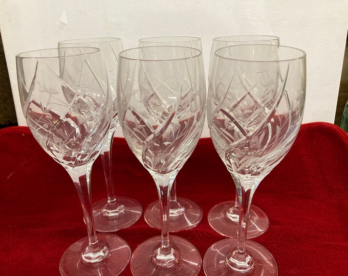 6  Tall  Crystal Wine  Galsses.Elegant Floral Etching  with  Spiral Design