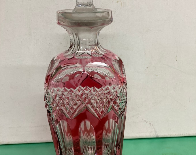 Vintage German piece. Manufactured by Beyer & Co. Kristallglas