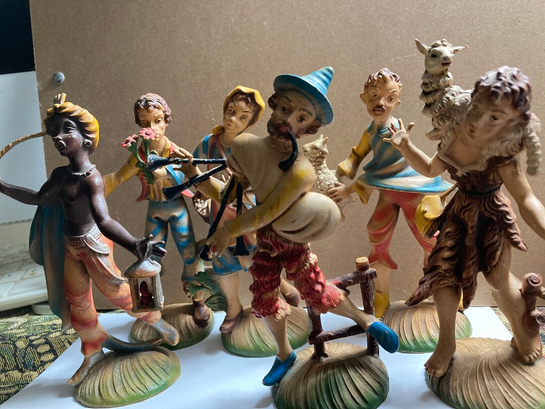 Six Vintage Plastic Figurines,italy - Etsy