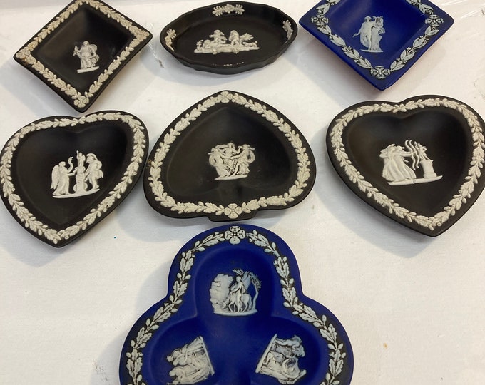 8 Pcs :7 Wedgewood  Small Decorative   Porcelain Plates and  One Light Blue  4 "  Vase