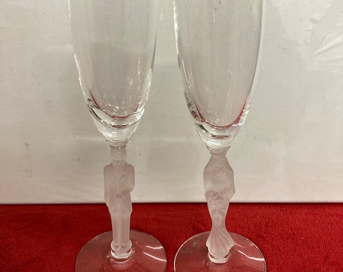 Lenox Wedding Promises Gold Trim Band Frosted Satin Bride Groom Crystal Champagne Flutes
