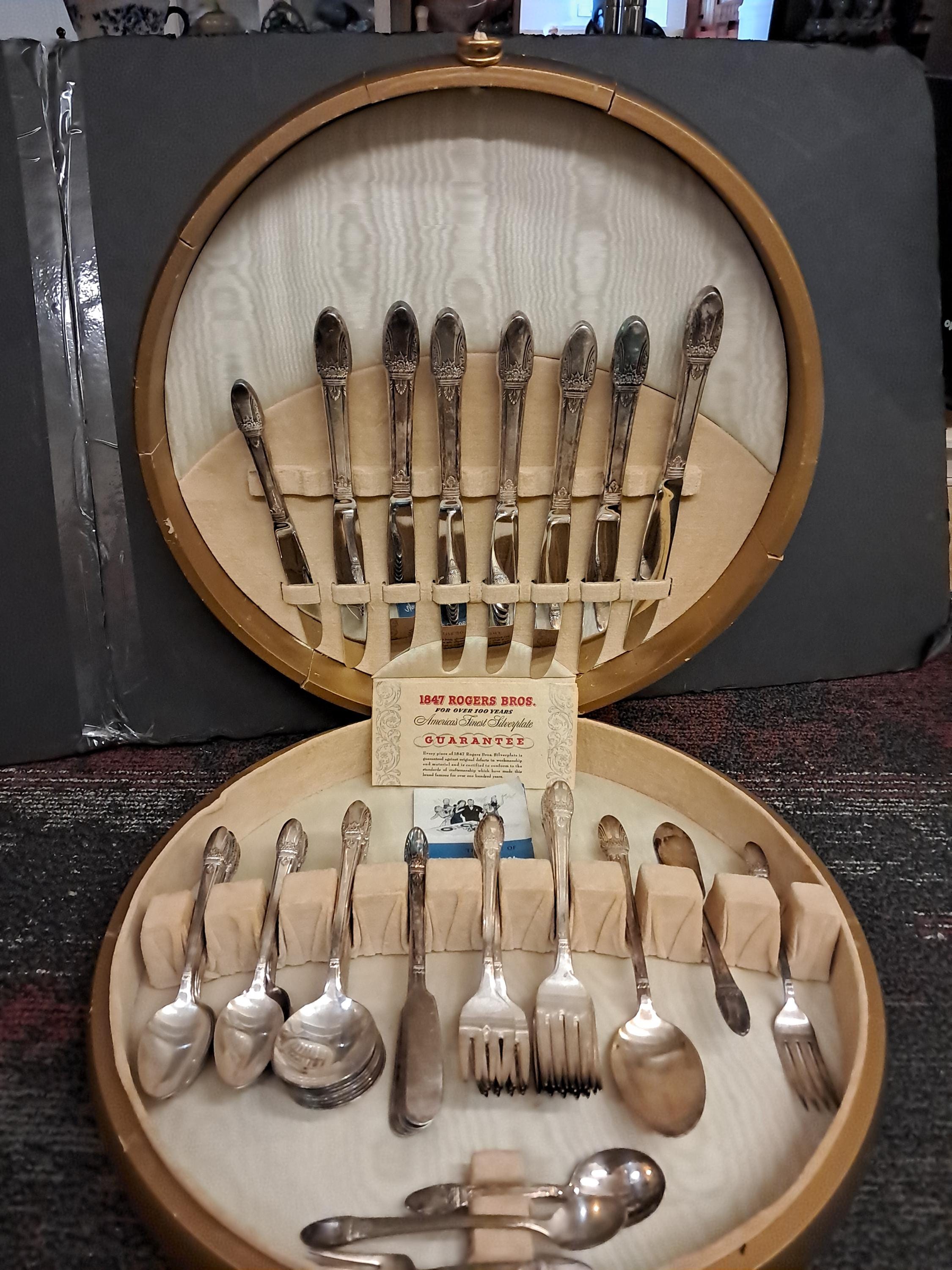 1847 Rogers Bros. Silverplate Flatware Set, First Love - Etsy