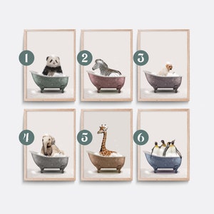 Peut inclure: Six impressions encadr&eacute;es repr&eacute;sentant diff&eacute;rents animaux prenant un bain dans une baignoire. Les animaux comprennent un panda, un z&egrave;bre, un chien, un &eacute;l&eacute;phant, une girafe et des pingouins. Chaque impression porte un num&eacute;ro dans le coin sup&eacute;rieur gauche.