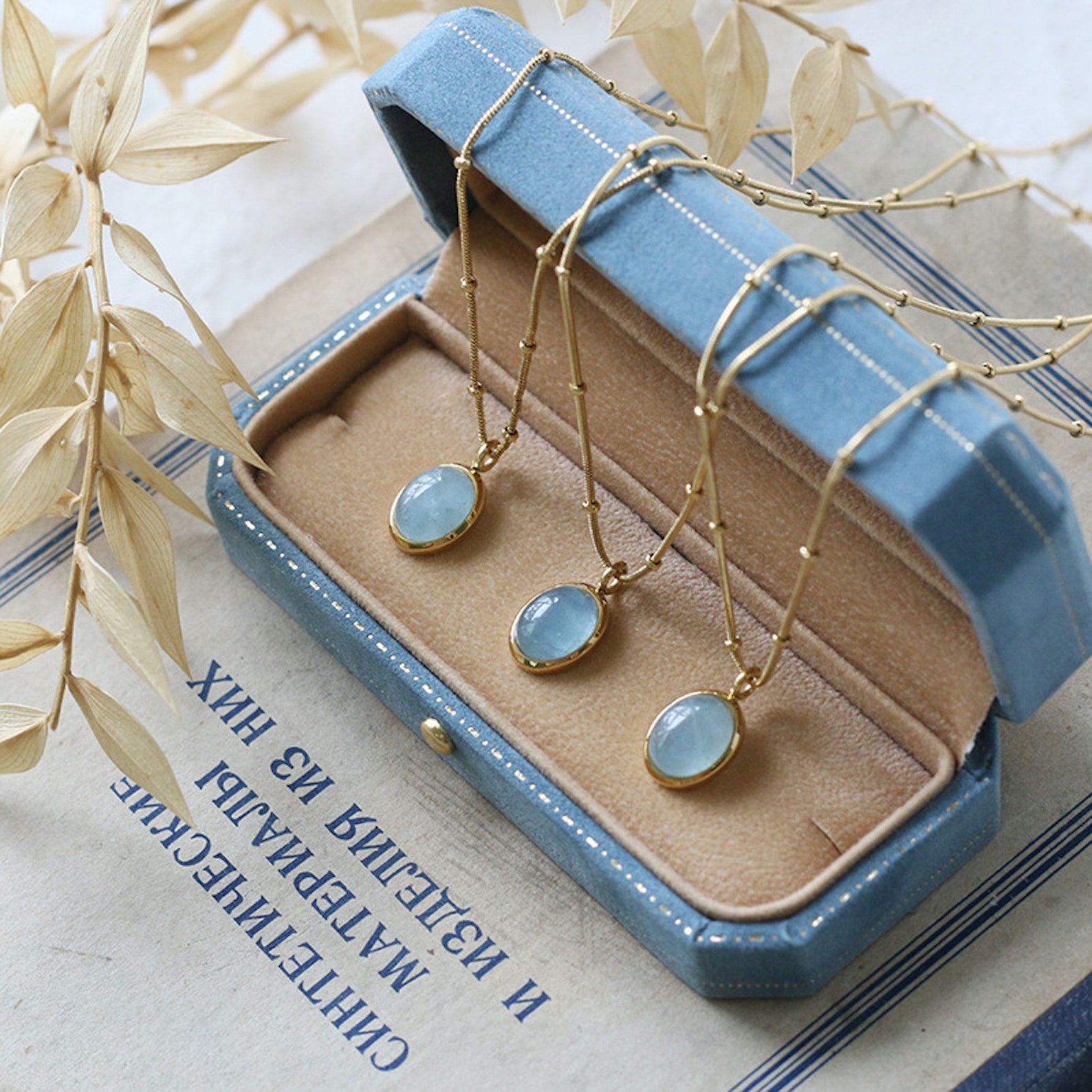 Oval crystal necklace Clearance