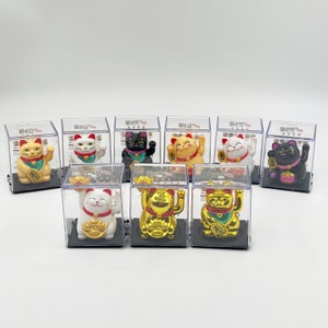 Solar Energy Powered White Maneki Neko Beckoning Lucky Money Cat for Home Office and Car decoration