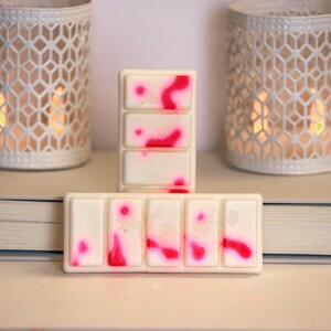 Strawberries and Cream | Wax Melts snapbar | 2oz | Berry Sweet Bakery Home Fragrance | Home Aesthetic | Home decor | Housewarming
