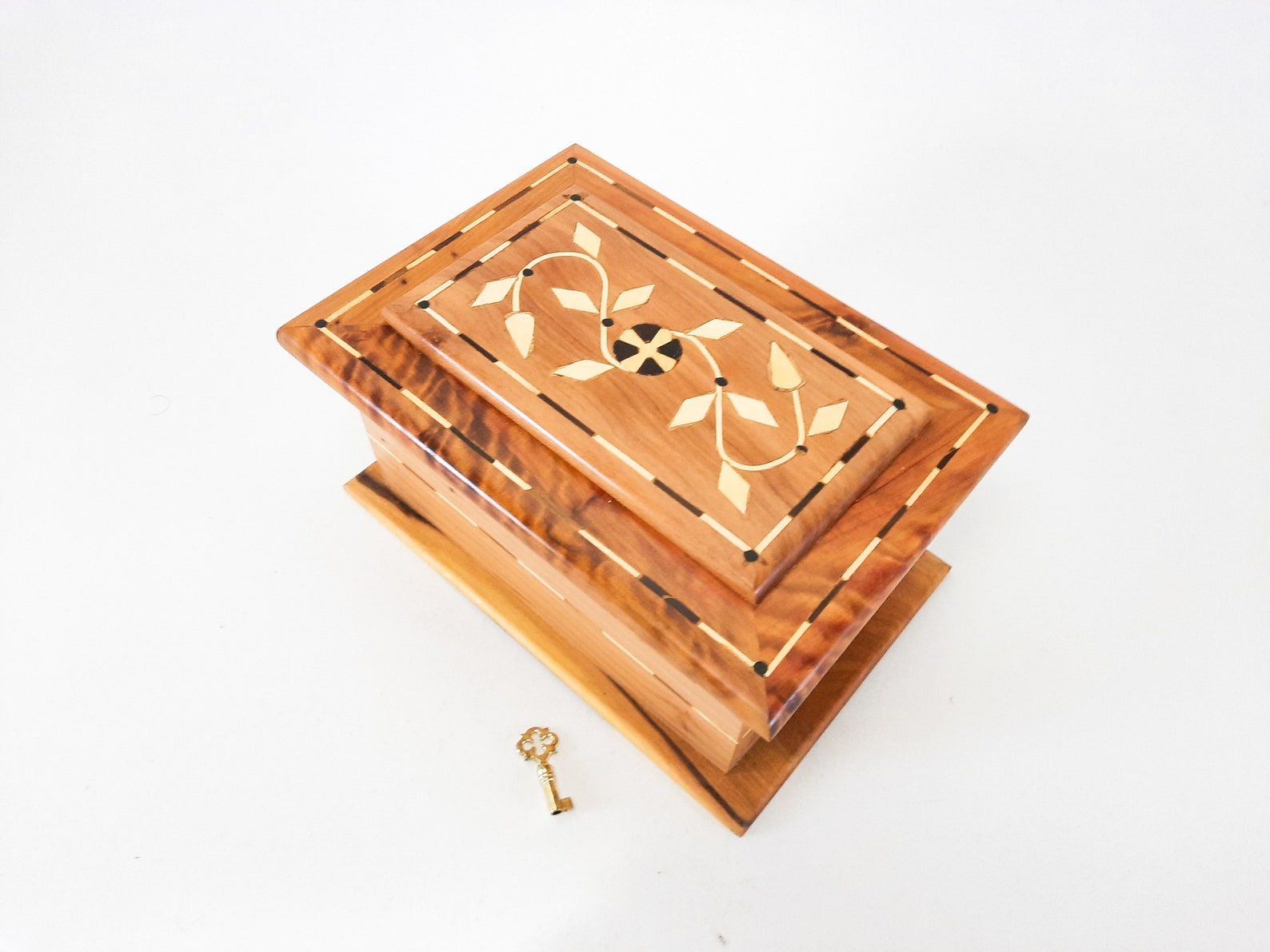 Große handgefertigte Schmuckschatulle aus Holz große | Etsy