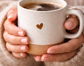 Ceramic mug with heart design | Coffee mug | Heart motif | White tea mug with beige base | Gift for partner, girlfriend | 360 ml Pohmer Design