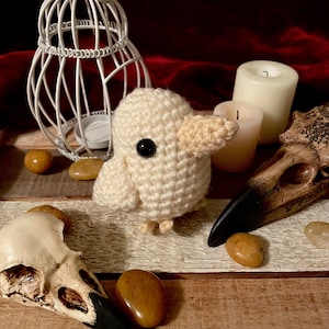 Crochet White Crow Plush, Halloween Boo Basket Stuffer, Cottagecore Home Decor, Pastel Goth Stuffed Raven, Witchy Bedroom Shelf Decor