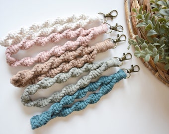 Macrame Wristlet Keychain: Recycled Cotton Boho Key Fob