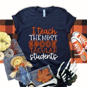 Halloween Lehrer Shirt, ich unterrichte die gruseligsten Schüler, Halloween Shirts für Lehrer, Lehrer Tee, Urlaub Lehrer, Lehrer Shirts