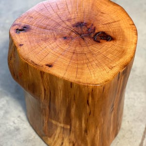 Smoak Wood Design&#39;s Beautiful Solid Hickory Stump Table