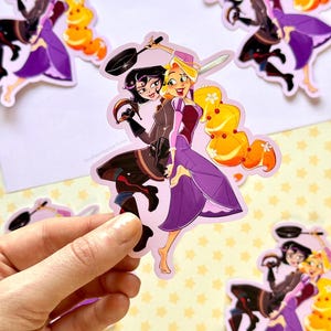 Rapunzel Cassandra Sol och Måne Bästisar Vinylklistermärke